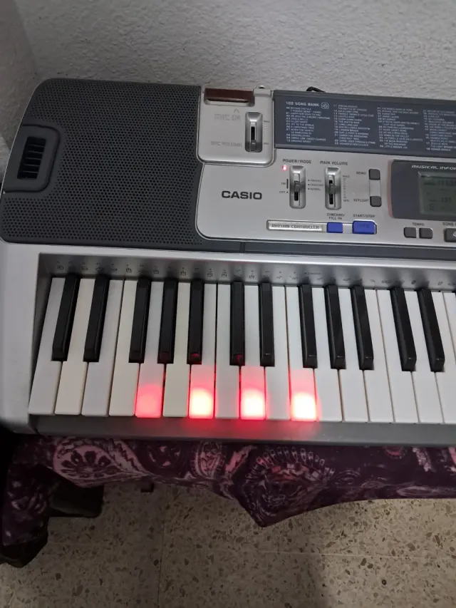 Casio LK-100 Teclado con Luces