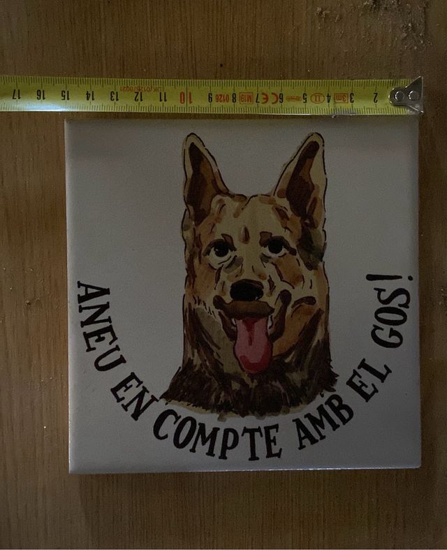 Cerámica antigua “Aneu en compte amb el gos!”