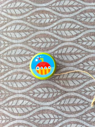 Yo-yo infantil con diseño de submarino