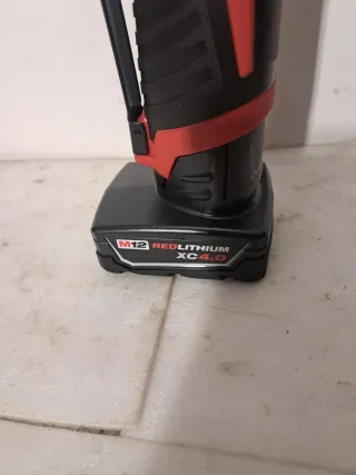 Carraca Milwaukee M12 + Batería 4.0Ah