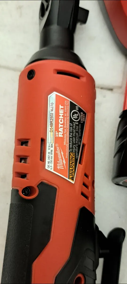 Carraca Milwaukee M12 + Batería 4.0Ah