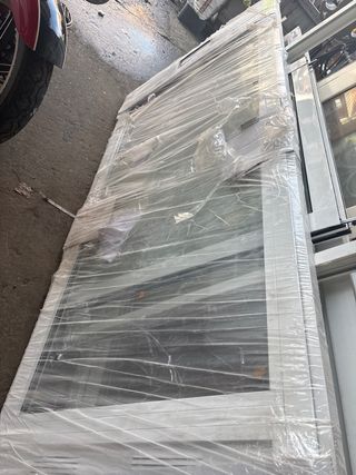 Puerta PVC con cristal 90 x 2 metros con marco inc