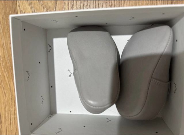 Zapatos bebé, color gris