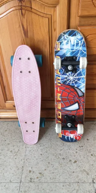 2 Patinetes: Rosa y Spiderman
