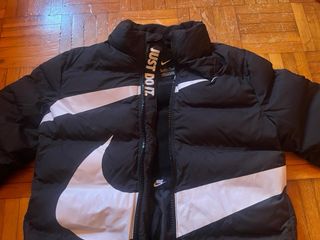 Abrigo Nike Niño Talla 5-6 Años