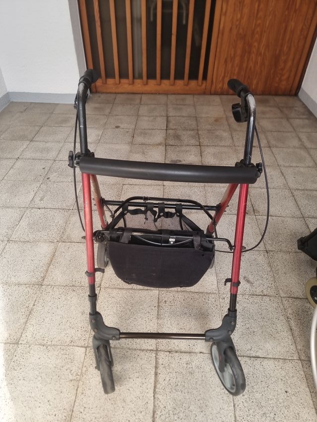 Silla de ruedas Y caminadora