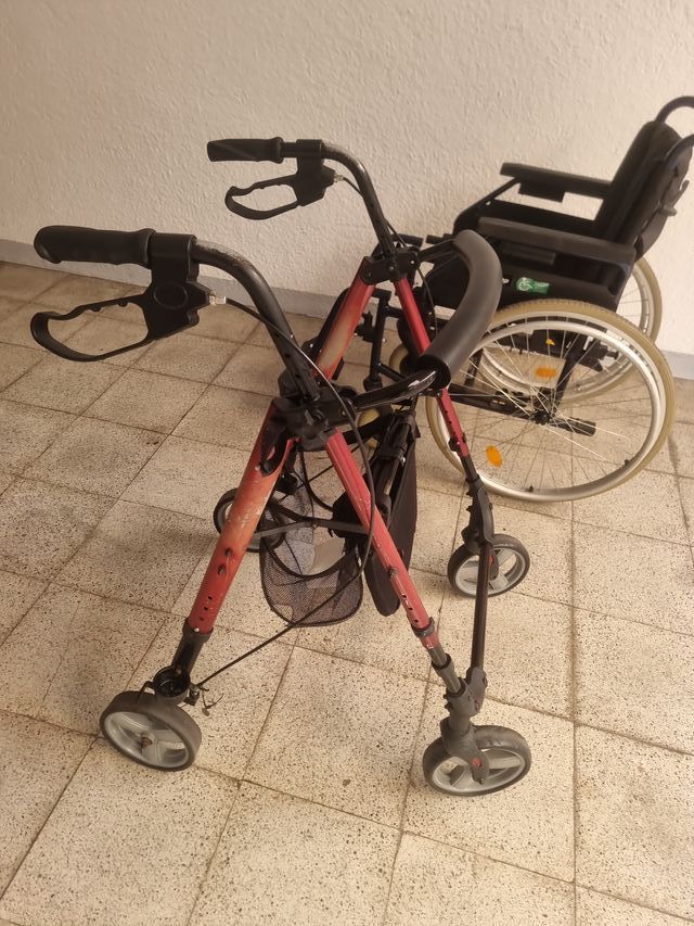 Silla de ruedas Y caminadora