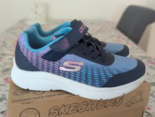 Zapatillas Skechers niña talla 35.