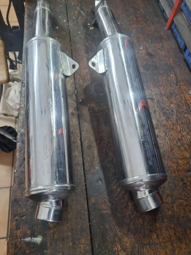 ESCAPES ORIGINALES GSXR.