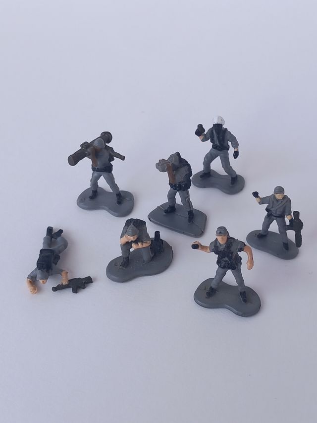 Micro Machines Soldados color gris