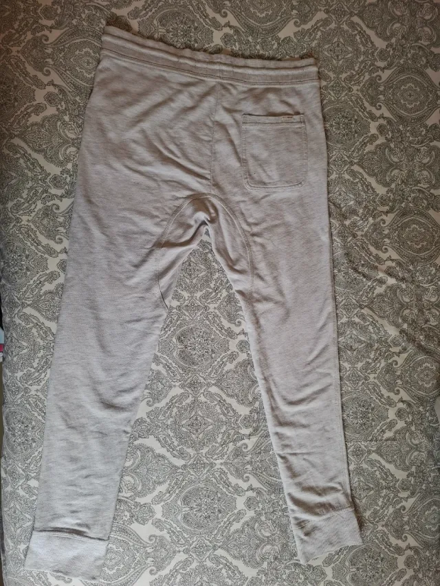 Pantalón chándal bombacho gris Pull&Bear