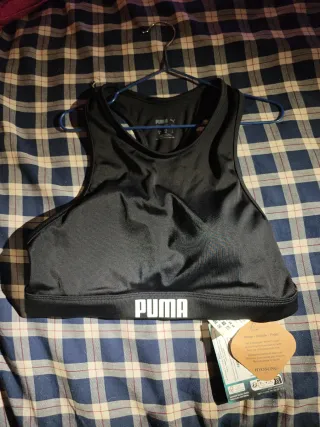 Top deportivo Puma negro