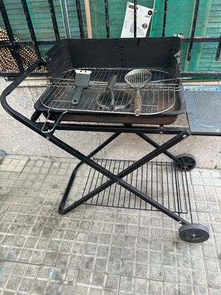 Barbecue pieghevole in buone condizioni