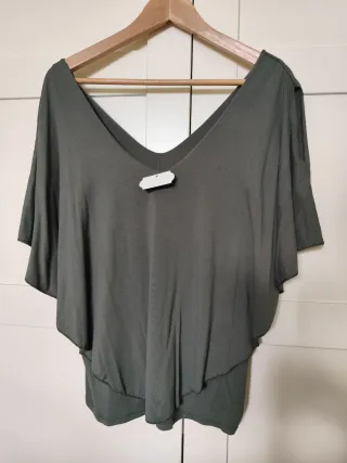 Sin Estrenar. Blusa verde talla única