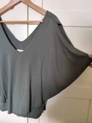 Sin Estrenar. Blusa verde talla única