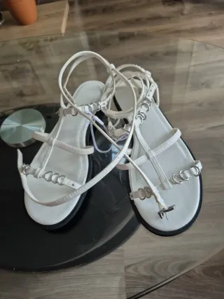 Sandalias Bershka Talla 38 Blancas