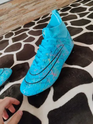 Botas de fútbol Talla 40 sin usar