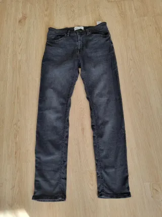 Pantalón gris hombre