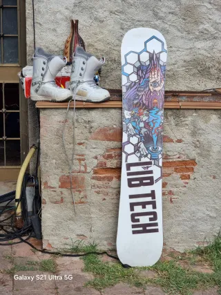 Botas Snowboard n.42 Burton y Tabla Lib Tech 152.