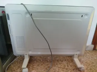 Calefactor eléctrico con ruedas