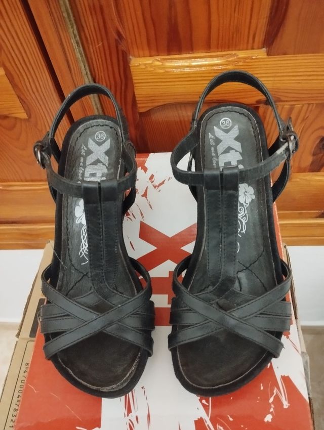 Sandalias XT Talla 36 Negras