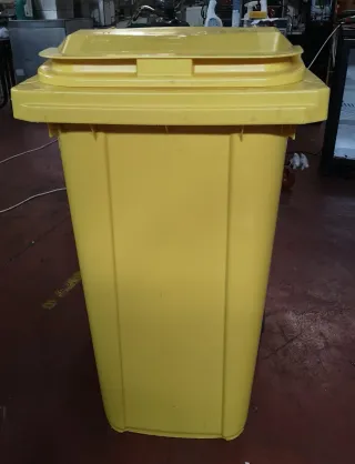 Contenedor reciclaje 240L con ruedas