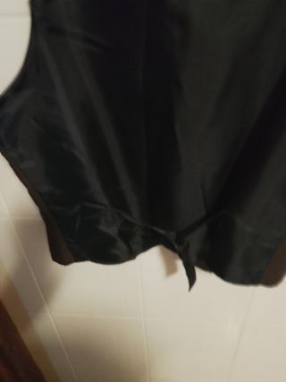 Chaleco marrón y negro 