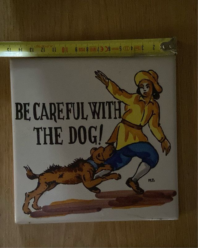 Cerámica antigua “Be careful with the dog!”