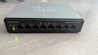 Switch Cisco SG100D-08P PoE