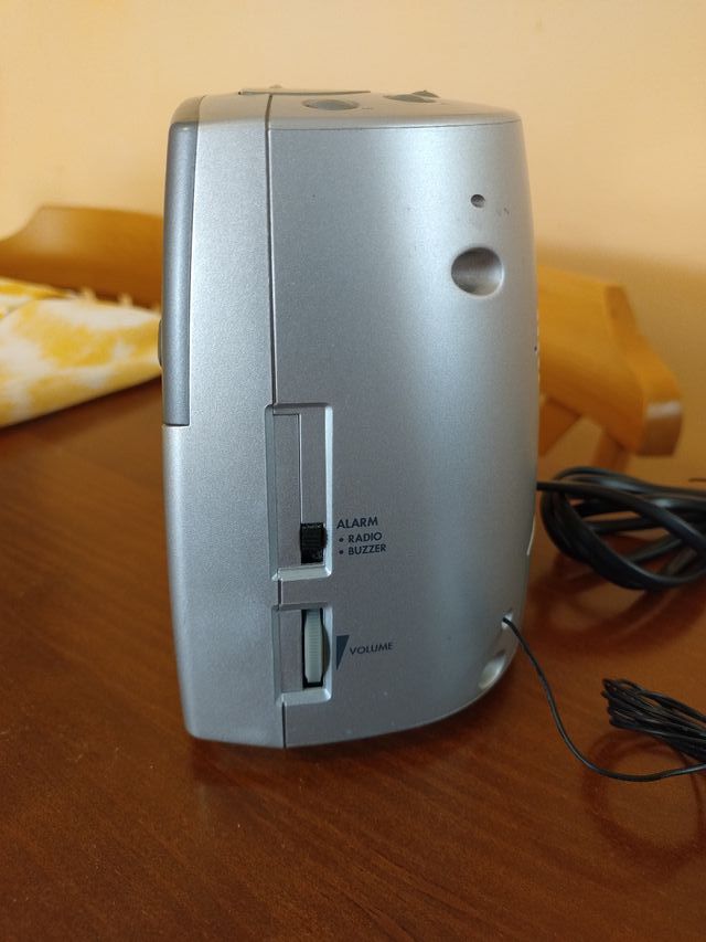 Radio despertador AIWA