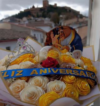 Ramo de rosas eternas “La Bella y Bestia”