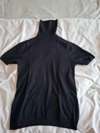 Jersey cuello alto manga corta negro