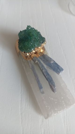 Nuevo Collar Selenita con Cristal Verde y Azul