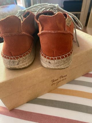 Zapatos Toni Pons ante naranja talla 40