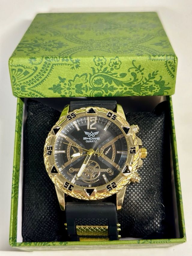 Reloj Cuarzo Dorado y Negro