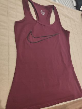 Camiseta Nike Talla M Morado