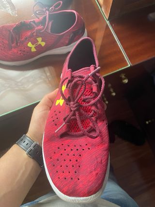 Zapatillas Under Armour Rojas y Amarillas