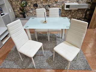 Mesa cristal templado + 4 sillas