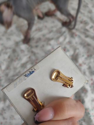 Pendientes vintage dorados y plateados