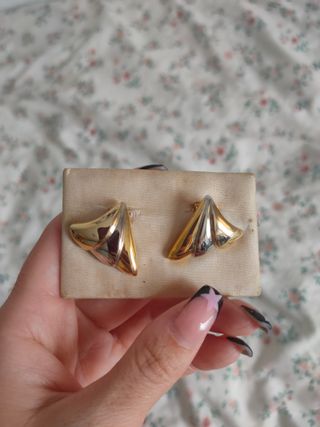 Pendientes vintage dorados y plateados