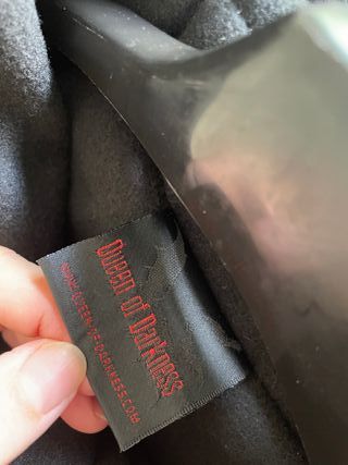Abrigo largo gótico negro con capucha T L