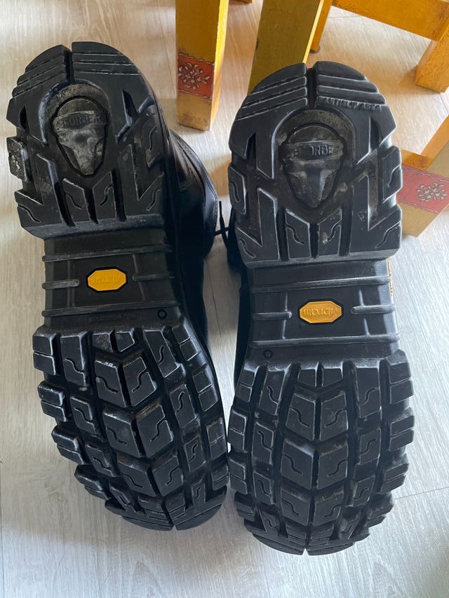 Botas Jallatte cuero punta acero hombre