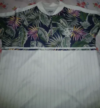 Camiseta SikSilk Talla M Estampado Tropical