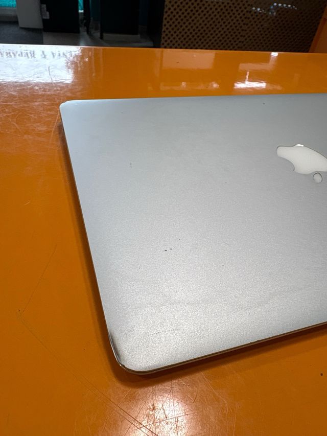 MacBook Air A1369 (2011) - No enciende