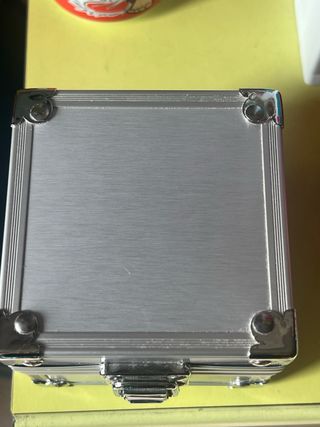 Caja de metal para joyería