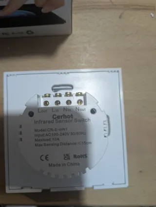 Interruptores WiFi Táctiles Blancos, y termostato 