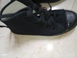 Botas deportivas negras costalero cadete