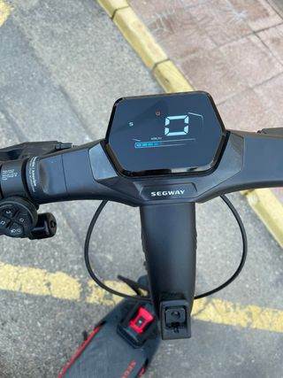 Patinete eléctrico negro