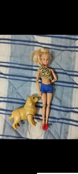 Muñeca Barbie con perro