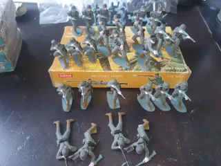 Soldatini AIRFIX scala 1/32 storici anni "60